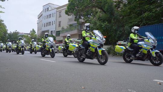 广东巡逻骑警视频摩托车队警察形象