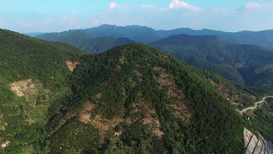 航拍厦门抽水蓄能电站上下水库与山顶风电场视频素材模板下载