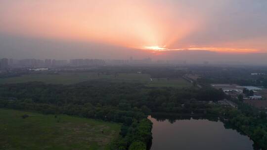 航拍西安汉长安城未央宫遗址公园夕阳全景视频素材模板下载