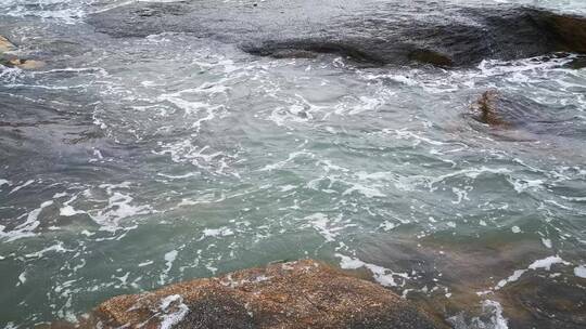 实拍蓝色海洋大海海浪沙滩礁石