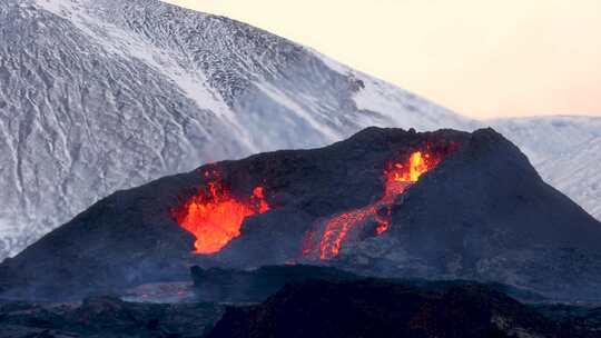 Fagradalsfjall火山，喷发，