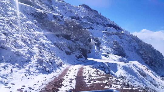 四川雅安牛背山