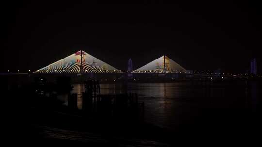 武汉二桥夜景灯光秀