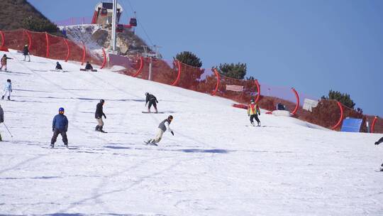 实拍滑雪运动视频素材模板下载