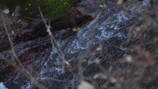 清澈的山涧溪水高速升格4K镜头