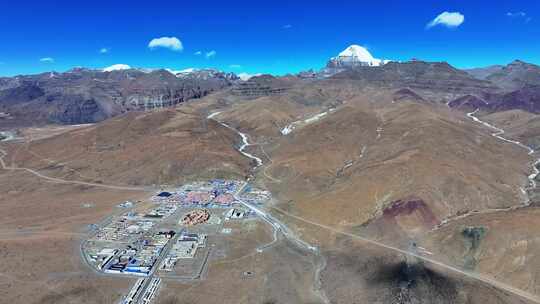 西藏阿里地区冈仁波齐神山雪山高空航拍