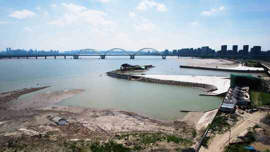 杭州钱塘江九堡大桥江边江景江面风景特写航视频素材模板下载