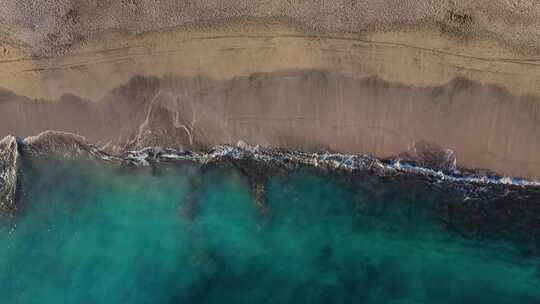 沙滩海浪俯瞰视角