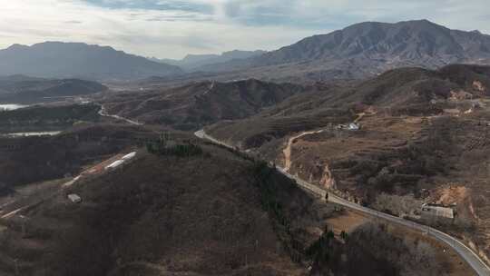 山路 崎岖 陡峭