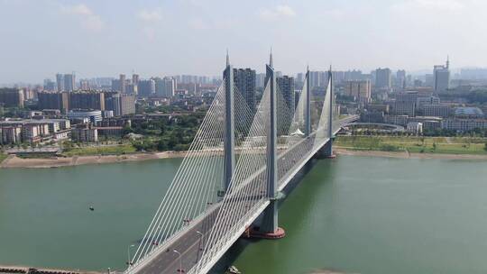 天气晴朗下的湖南省益阳市西流湾大桥
