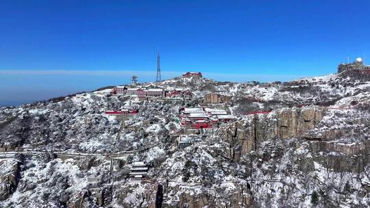 雪后的泰山美如画