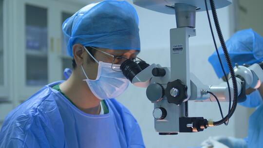 医院宣传片素材 眼科医生为患者做手术
