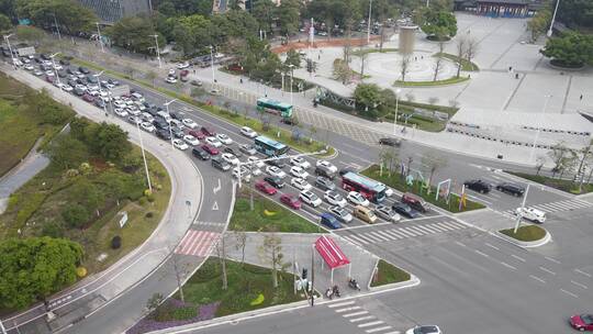 繁忙的城市道路航拍