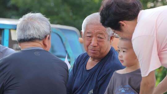 威海市公安局涝台派出所民警防诈骗宣传