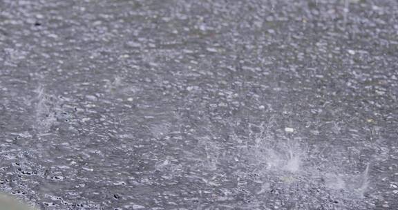 大雨 雨滴 溅起水花 街道 升格02 4K