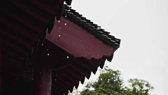 中式屋檐雨滴中国风古代屋檐下雨视频素材模板下载