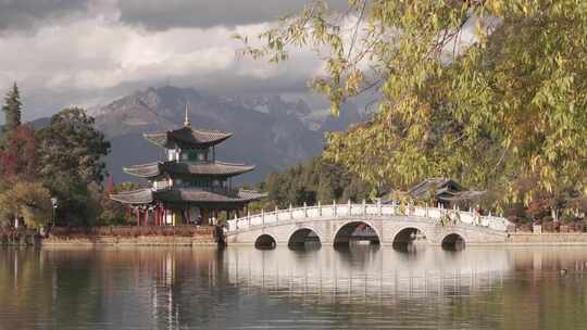 中式古建湖泊山水风景