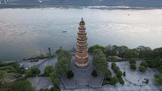宜昌地标·余晖中的天然塔