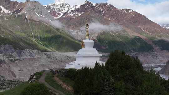 来古冰川风景区清晨航拍