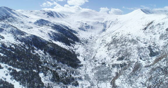 川西航拍风景雪山荒野