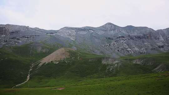 扎尕那草原云雾山峰公路