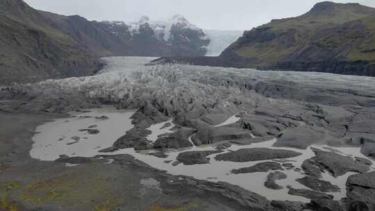 冰岛Svinafellsjokull冰川令人惊叹的空中全景视频素材模板下载