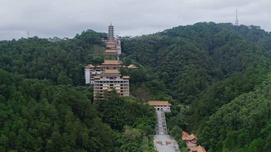 广西梧州白云山景区山顶宝塔四恩禅寺