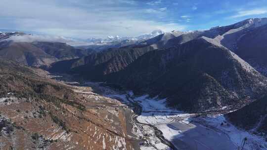 四川甘孜航拍贡嘎雪山