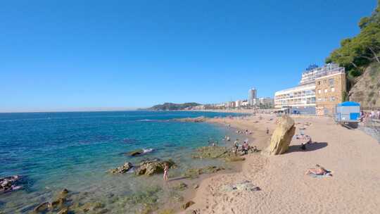 Lloret de Mar，海滩。西班牙地中海。布拉瓦海岸