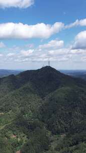 竖版航拍巍峨高山山川蓝天白云怀化