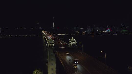 大疆Air 2S航拍武汉长江大桥与武汉江滩夜景