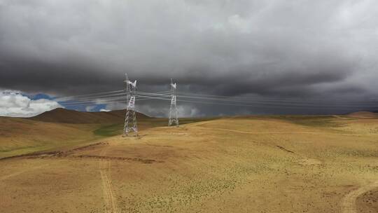西藏日喀则青藏高原高压输电塔