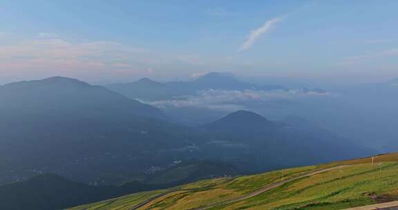 云南自然风光大山山上景观高山峡谷