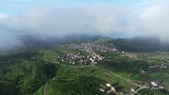 航拍临海兰田云海下的高山农村13