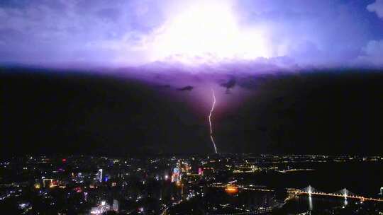 夜空闪电 雷电视频素材 霹雷雷电划破乌云