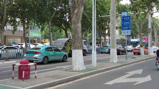 城市街景红绿灯监控实拍