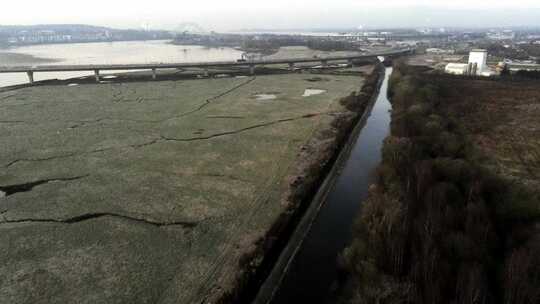 河流沼泽陆地海岸通勤交通过桥英国空中回拉