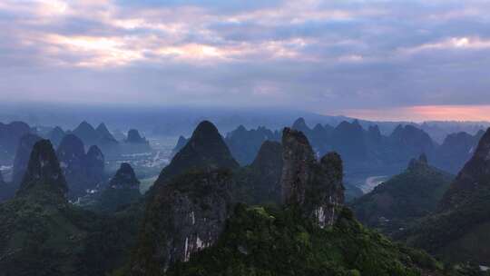 桂林阳朔群山