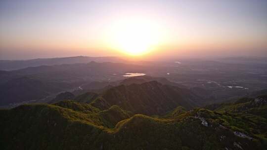 河南郑州嵩山峻极峰日出群山光线航拍