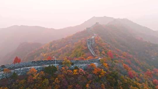 航拍万里长城秋天风景