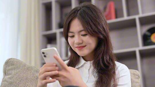 女生休闲美好惬意时光