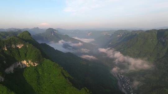 4K航拍湘西吉首矮寨镇峡谷云海视频素材模板下载