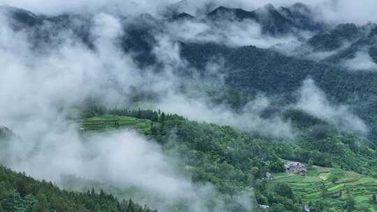 航拍雨后山村云雾 4k 超清素材