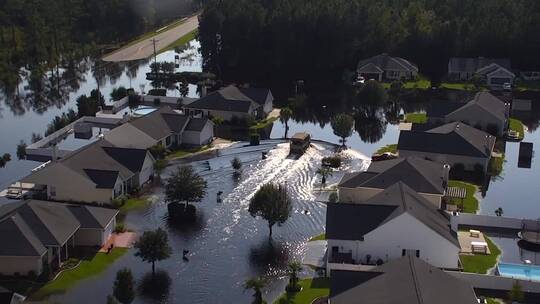 洪水泛滥房子淹没