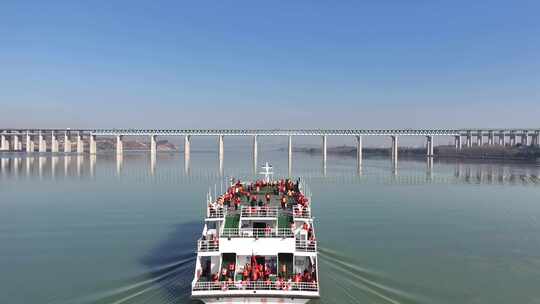 三门峡黄河天鹅号游轮、浩吉铁路桥