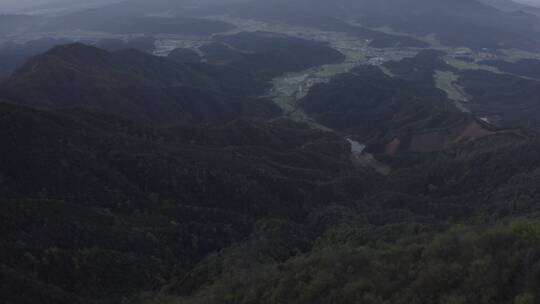 早晨山林航拍发现式镜头（大疆d-log素材）视频素材模板下载