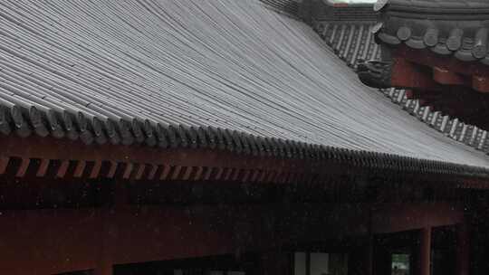 雨天屋檐下雨雨水惊蛰禅意古风清明大暑