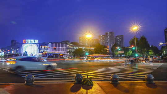 宁波银泰城夜景车水马龙延时摄影视频素材模板下载