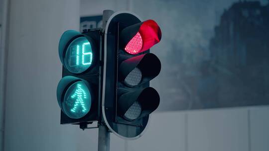 十字路口车水马龙城市交通红绿灯交通灯视频素材模板下载