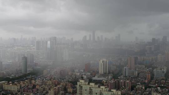 城市暴雨来临时视频素材模板下载